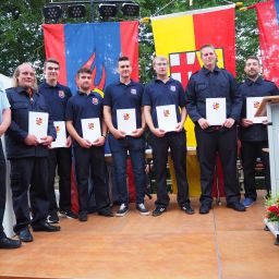 Verpflichtungen und Beförderungen der Feuerwehrkamerad/-innen