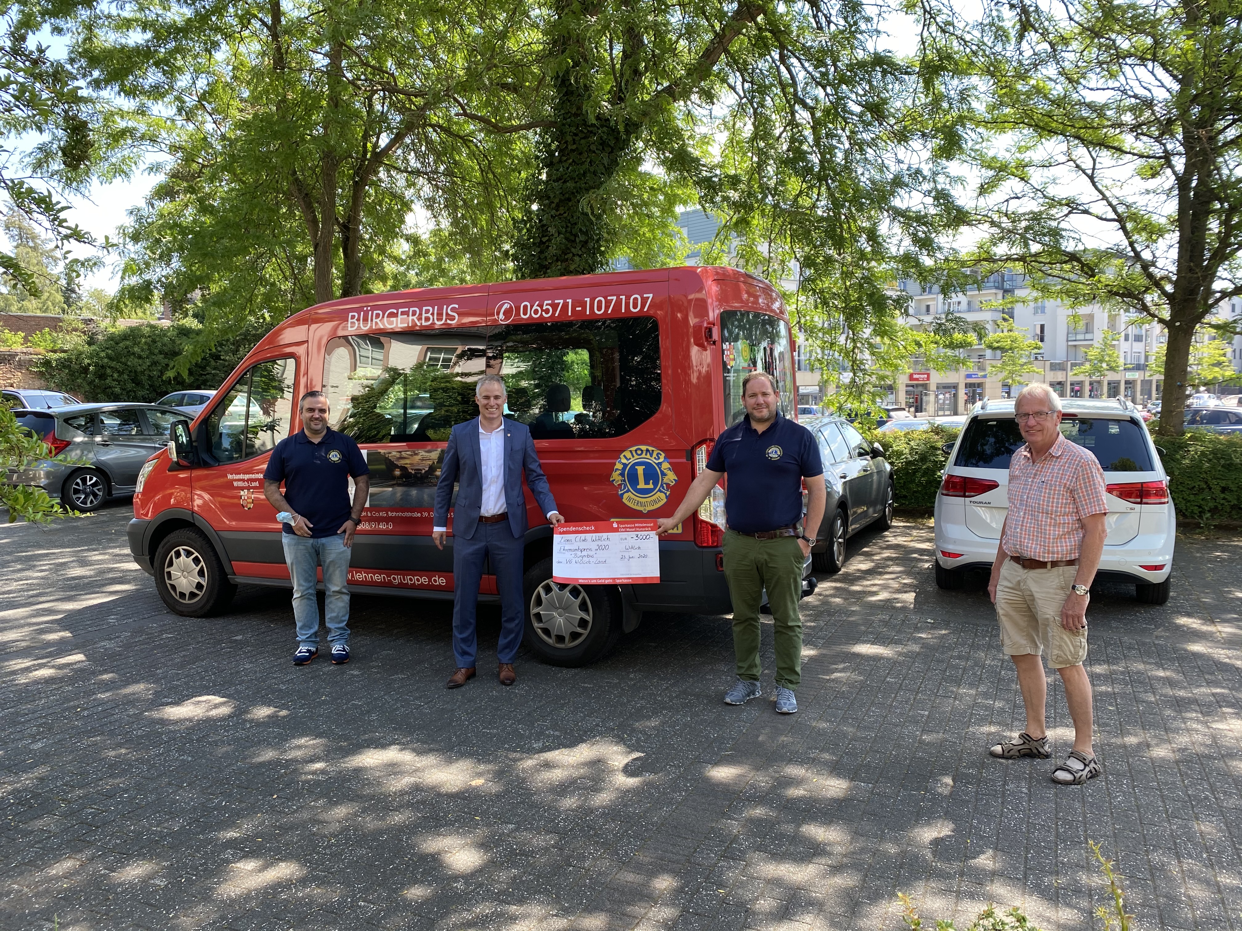 v.l.n.r.: Daniel Müller, Bürgermeister Dennis Junk, Thomas Hammes, Karl-Heinz Könen