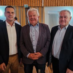 Fachbereichsleiter Bürgerdienste Andreas Lautwein mit seinen Vorgängern Hans-Werner Metzen und Josef Friedrich