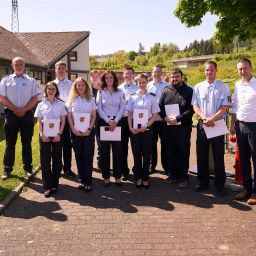 Zahlreiche Beförderungen würdigten das Engagement und die Leistung erfahrener Kräfte.