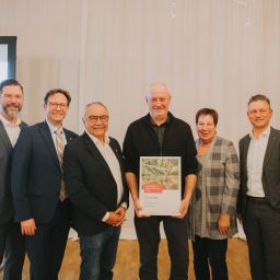Gladbach: Pflanzaktion im Biotop