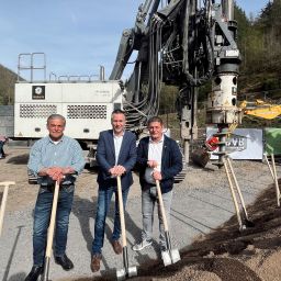v.l.n.r. Eugen Weiler, Ortsbürgermeister Meerfeld, Bürgermeister Manuel Follmann und Klaus Bracht, Ortsbürgermeister Bettenfeld