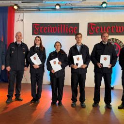 Beförderungen zur Feuerwehrfrau bzw. zum Feuewehrmann