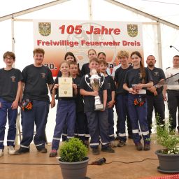 Jugendfeuerwehr Altrich im Rahmen der Siegerehrung des Wehrleiterpokals (1. Platz)