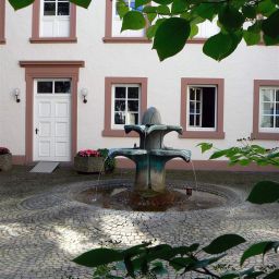Brunnen im Innenhof des Rathauses der Verbandsgemeinde Wittlich-Land in Wittlich